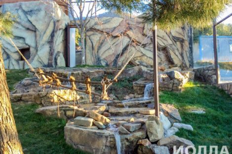 Искусственный водопад и скалы для вольера - фото 3
