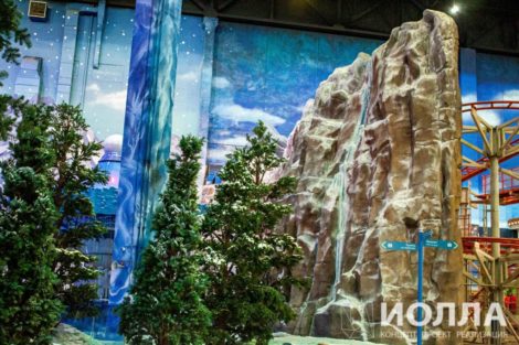 Заснеженная скала - парк остров мечты фото 3