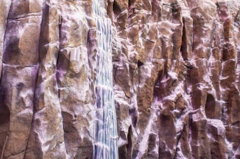 Заснеженная скала - парк остров мечты фото 16