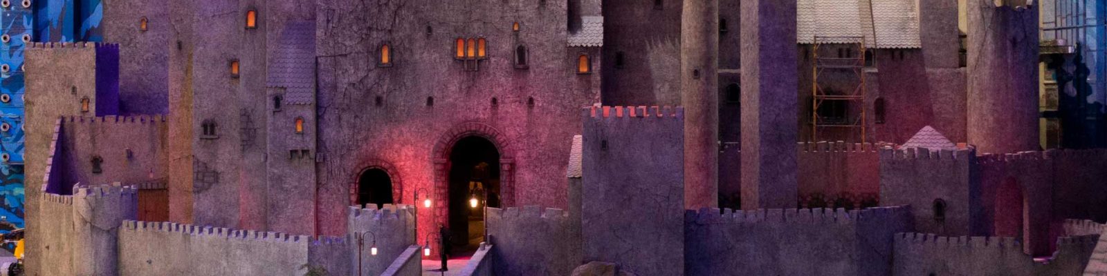 роспись фасада отеля трансильвания